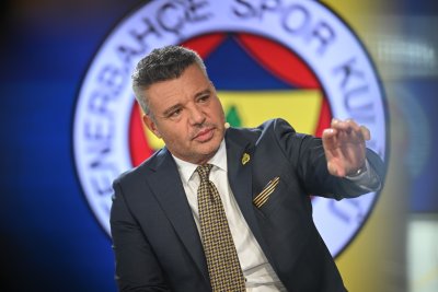 Президентът на Фенербахче получи присъда заради незаконни залагания