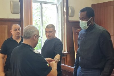 Обвиненият в наркотрафик дипломат от Конго остава в ареста