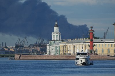 Украйна е ударила петролен терминал в Санкт Петербург