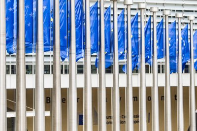 Свръхдефицит препоръки за данъчни промени и новият бюджет на Европейския
