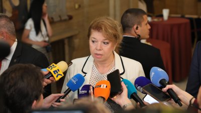 Президентът Йотова за дрона в Констанца: МО реагира светкавично и адекватно, няма опасност за българските граждани