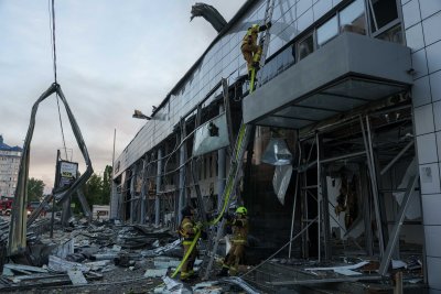 Трима души са загинали при руски атаки срещу Херсонска област