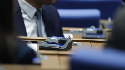 Парламентът даде възможност на правителството да тегли нов дълг до
