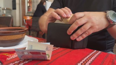Цените в ресторантите у нас продължават да растат с бързи