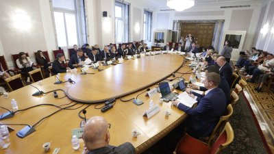 Бюджетната комисия гледа на второ четене промени в удължителния закон за бюджета
