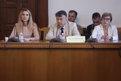 Министърът на образованието и науката проф Георги Вълчев представи екипа