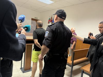 Съдът остави в ареста двама от групата на &bdquo;Калашниците&ldquo;