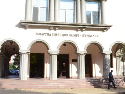 Двама мъже на 50 и на 66 години са задържани