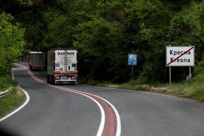 Двупосочно в една лента ще се извършва движението в района