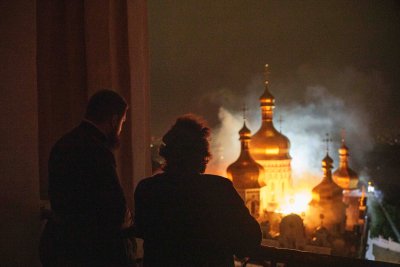 Поне 9 души загинаха и десетки бяха ранени при масирани