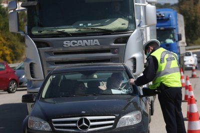 Строги санкции за гонки по пътищата и липса на каски при мотористите в Гърция