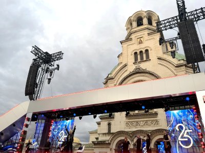 Лили Иванова откри концерта "25 години БГ радио" (СНИМКИ)