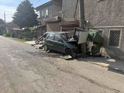 Crash into an Electric Pole: Five Underage Boys Injured in a Road Accident in Gorna Oryahovitsa