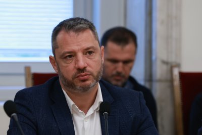 Делян Добрев подаде заявление за прекратяване на правомощията му като