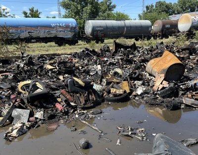 Екоинспектори констатираха нарушения след пожар на площадка за отпадъци