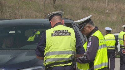 Police Step Up Summer Crackdown as 2,300 Drug Offenders Arrested and 125,000 Drivers Checked