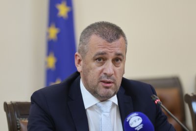 Одити в БДЖ, НКЖИ и "Български пощи" разпореди министърът на транспорта Георги Пеев