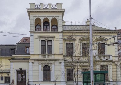 Сградата на бившия Нотариат в София да стане дом за млади таланти, предлага вицепремиерът Иво Христов