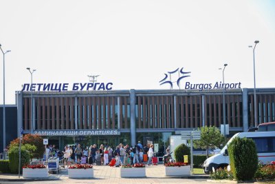 Летище Бургас работи в нормален режим няма нарушения в полетната