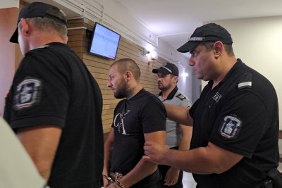 Обвиняемият за убийствата в Угърчин остава в ареста, реши Окръжният съд в Ловеч