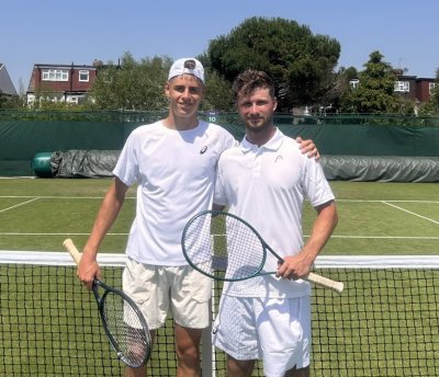 Димитър Кисимов стартира с победа на сингъл на турнира от категория J300 на ITF в Роухямптън