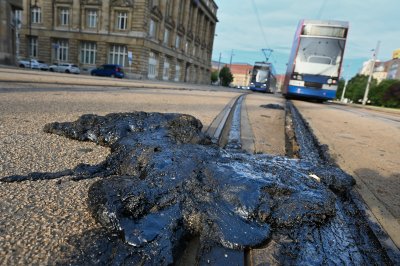 Почти 30&deg; тази нощ в Германия: Спряха трамваите в Лайпциг, след като жегата разтопи релсите
