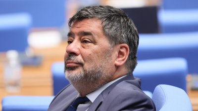 В декларация от ПП представена от Велислав Величков призоваха за