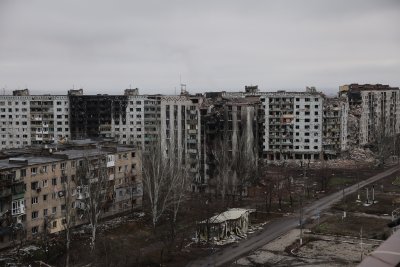 Най малко четирима души загинаха близо 30 са ранени сред