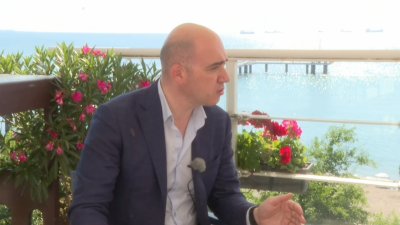Министърът на туризма: С агресивна реклама и много инициативи се надяваме да компенсираме колебливия старт на сезона