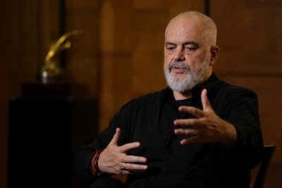 Албанският премиер отново е на прицела на общественото недоволство Еди