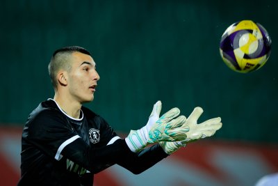 Ботев Враца запази вратар