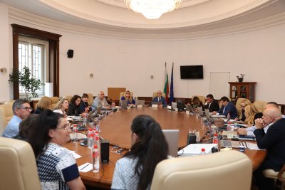 Новият състав на Централната избирателна комисия ЦИК проведе първата си
