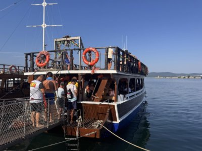 Плувен маратон с атрактивен воден старт от кораб се проведе в Созопол