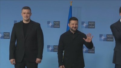 Протести в Украйна в защита на министъра на отбраната, който е освободен от поста си