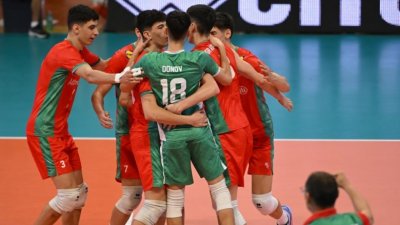 България пречупи Чехия и се класира за полуфиналите на европейското до 18 години