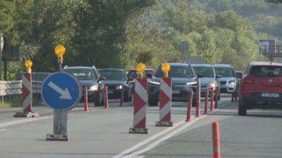 Контрол на пътя: Допълнителни полицейски патрули следят за трафика към Гърция и Банско