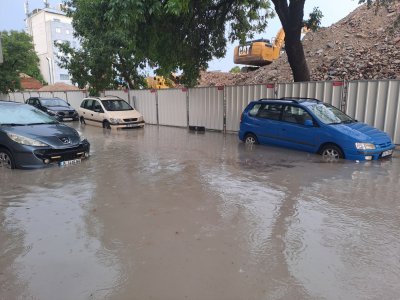 Бурята във Варна: Около 100 сигнала са получени заради поройния дъжд (СНИМКИ)