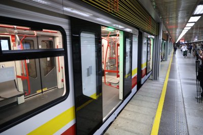 Столичното метро започва поетапното въвеждане на нова аудиоинформация за пътниците