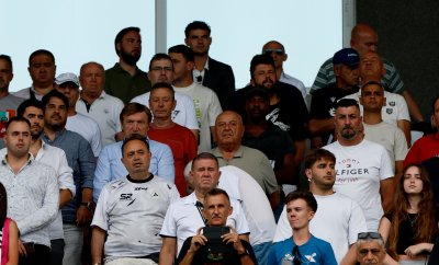 Славия и ЦСКА почетоха загиналите юноши на "белите&ldquo;