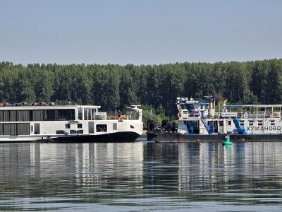Operation Under Way to Refloat Stranded Cruise Ship on the Danube (PHOTOS)