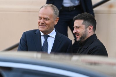 Зеленски и Туск обсъдиха исторически въпроси, сътрудничество в отбраната и сигурността на Украйна и Полша