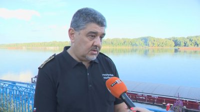 Евакуираха 186 пътници от заседнал круизен кораб в Дунав, няма пострадали
