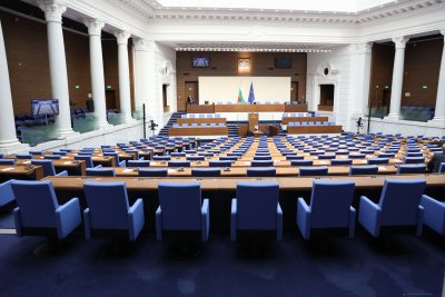 Управляващи и опозиция с обвинения за Националната детска болница