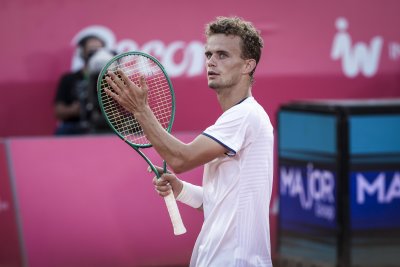 Люка ван Аш триумфира в Ещорил и спечели първата ATP титла в кариерата си