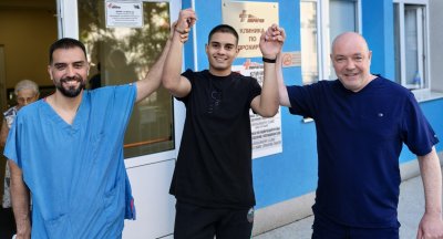 Четири месеца след тежка травма: 15-годишен борец вече ходи сам и се възстановява успешно