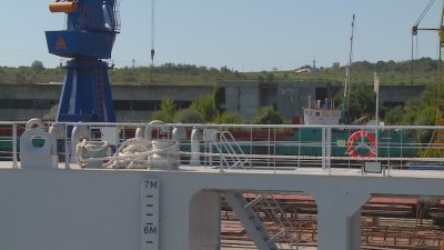 България вече има първия док от стомана