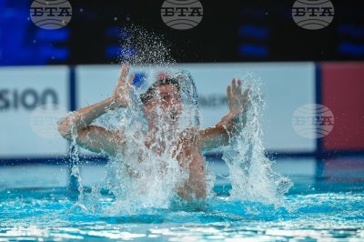 Димитър Исаев и Ирен Давидкова се класираха осми на финала на техническата програма при смесените дуети по артистично плуване