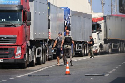При спецакция в Бургаско: Хванаха претоварени камиони със земеделска продукция