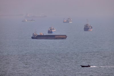 Ормузкият проток остава блокиран