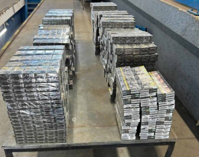 Откриха 4 300 кутии контрабандни цигари в тайник на кола на границата при Малко Търново